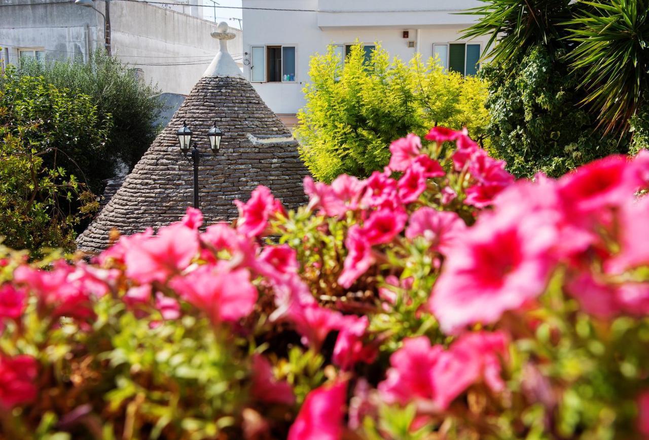 Bed and Breakfast Trullo Giardino Fiorito Альберобелло Екстер'єр фото